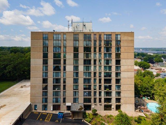 Condo for sale in East Moline, Illinois