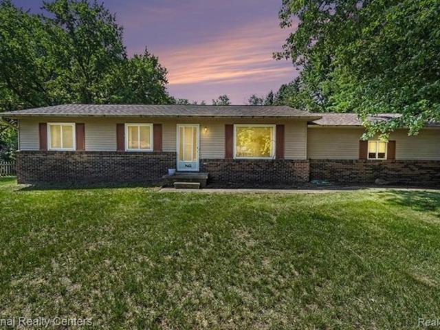 House for sale in Hamburg, Michigan