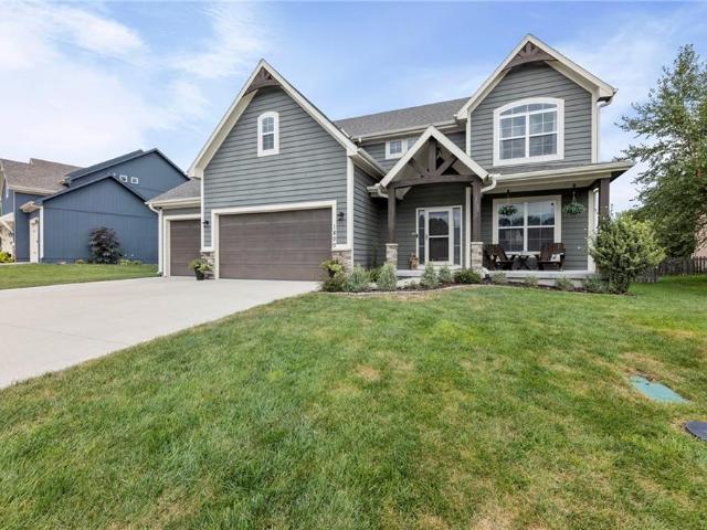 House for sale in The Estates at Knoll Creek, Raymore