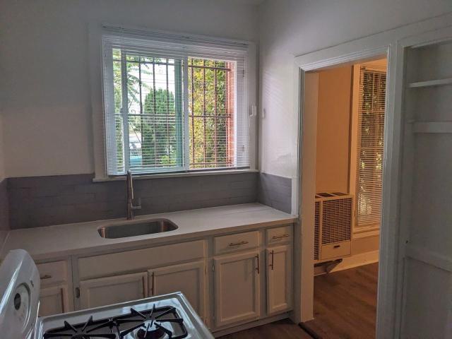 Apartment for rent in Canoga Park, California
