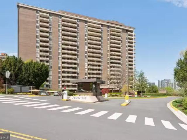 Condo for sale in Mc Lean