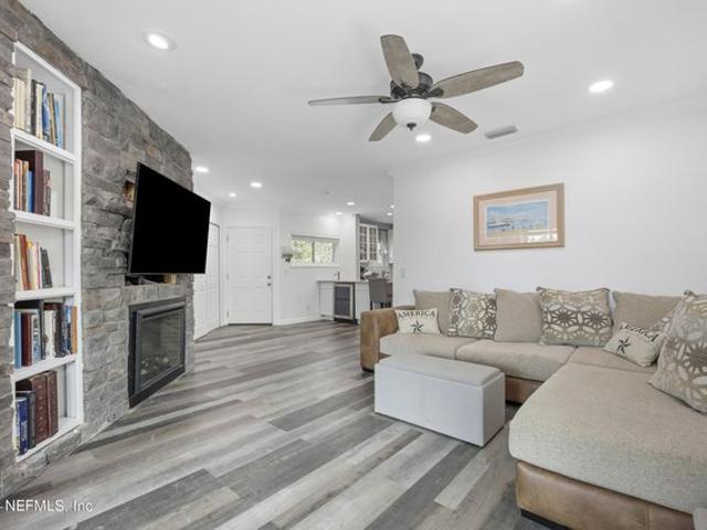 Condo for sale in Jacksonville Beach, Duval County