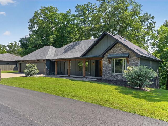House for sale in Stone, Missouri