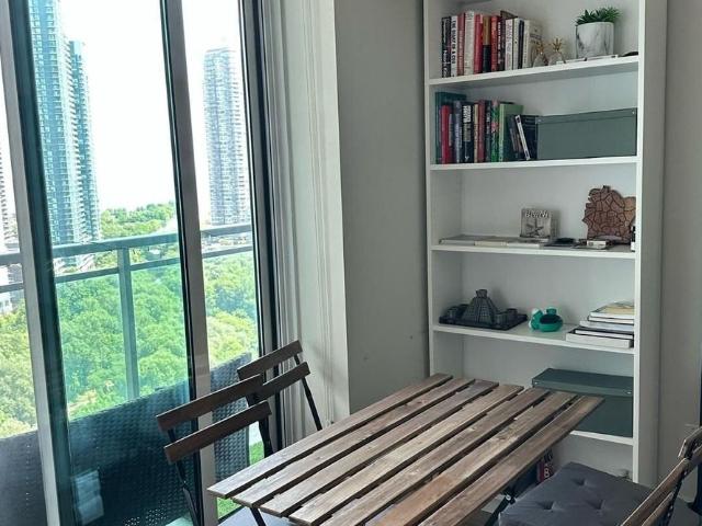 House for rent in Etobicoke—Lakeshore, Toronto