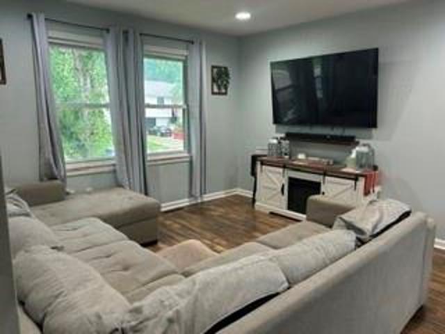 House for sale in Harrisonville, Missouri