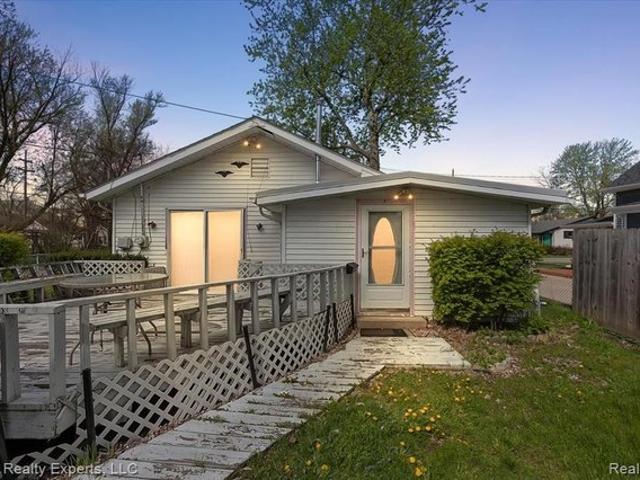 House for sale in Keego Harbor, Michigan