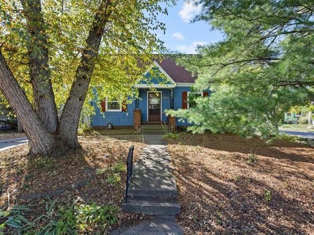 House for sale in Linn, Iowa