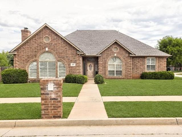 House for sale in Yukon, Oklahoma