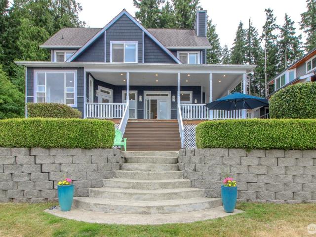 House for sale in Grapeview