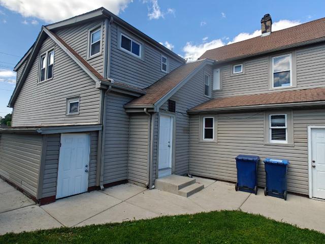 House for sale in Great Lakes, Illinois
