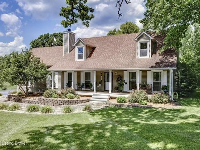 House for sale in La Grange, Kentucky