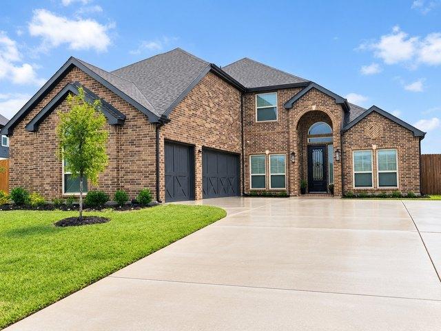 House for sale in Midlothian, Ellis County