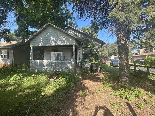 House for sale in Pekin, Illinois