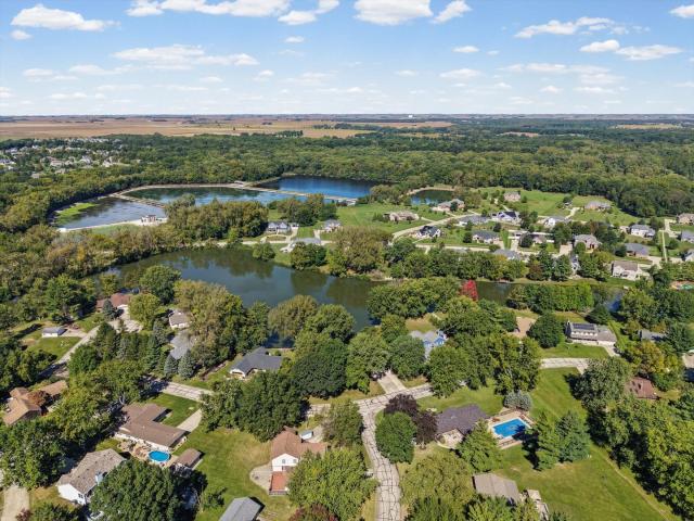 House for sale in Lake of the Woods, Mahomet