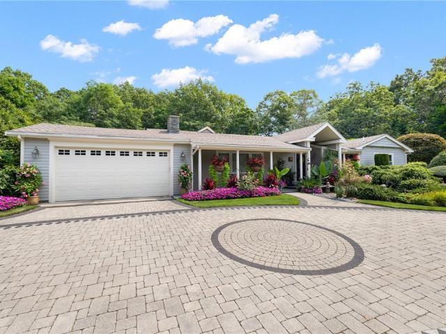 House for sale in Lincoln, Rhode Island