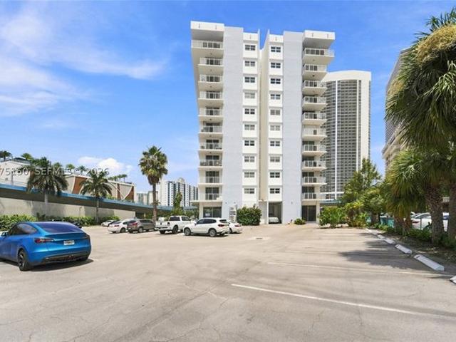 Condo for sale in Hallandale, Florida