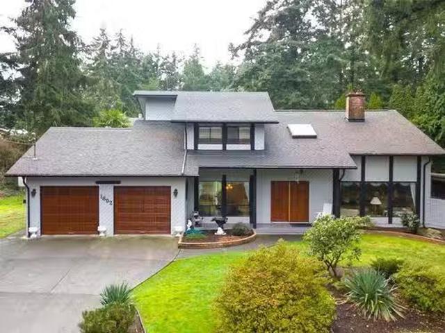 House for sale in Nanoose Bay