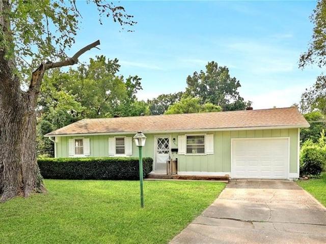 House for sale in Harrisonville, Missouri