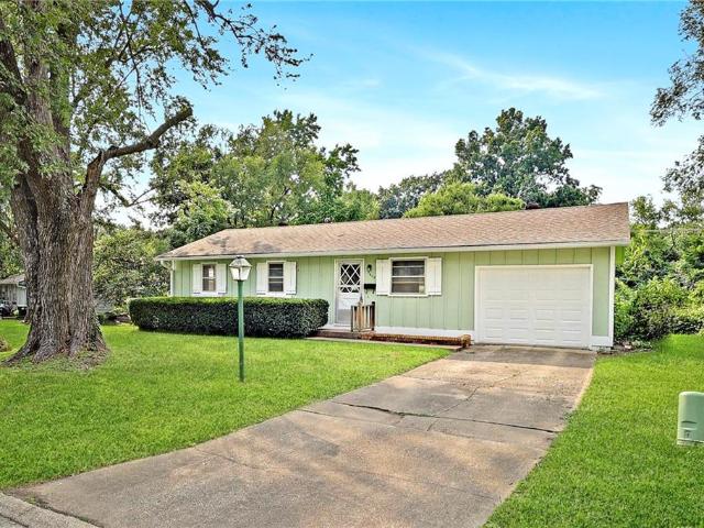 House for sale in Harrisonville, Missouri
