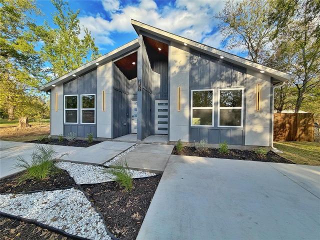 House for sale in Commerce, Hunt County