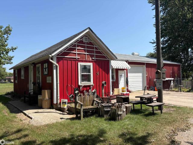 Commercial for sale in Emmetsburg, Iowa