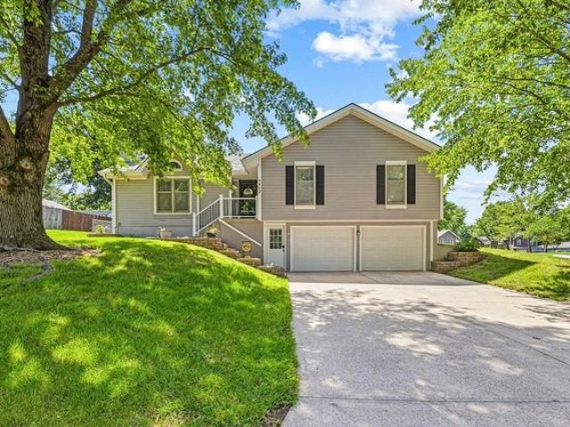 House for sale in Kearney, Missouri