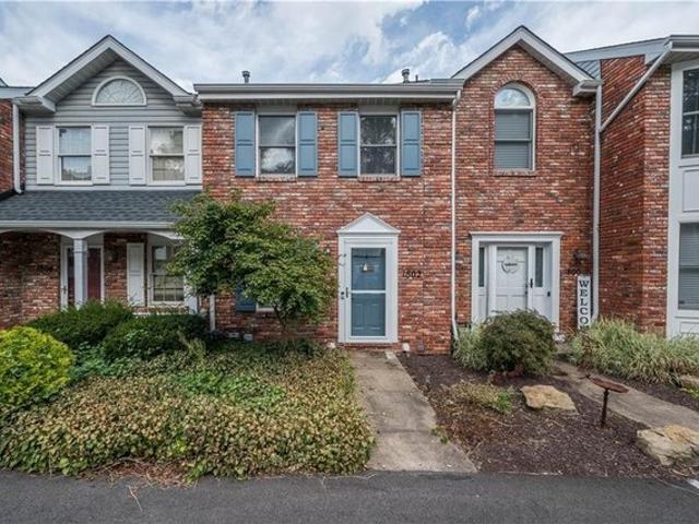 Townhouse for sale in Bethel Park, Pennsylvania