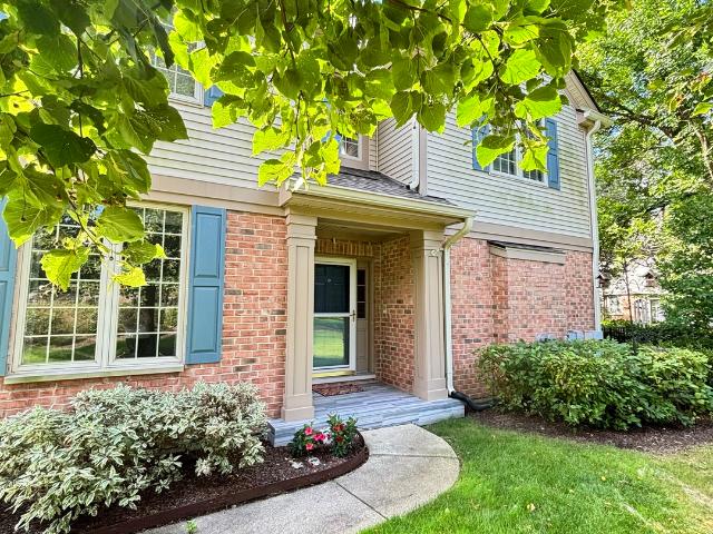 Townhouse for sale in Glenview, Cook County