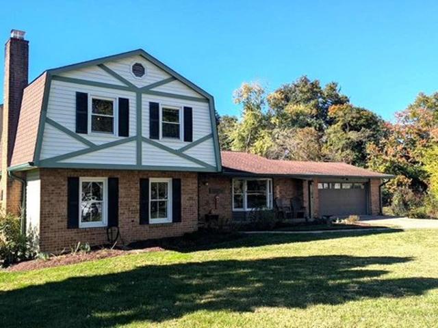 House for sale in Williamsburg Village, Olney