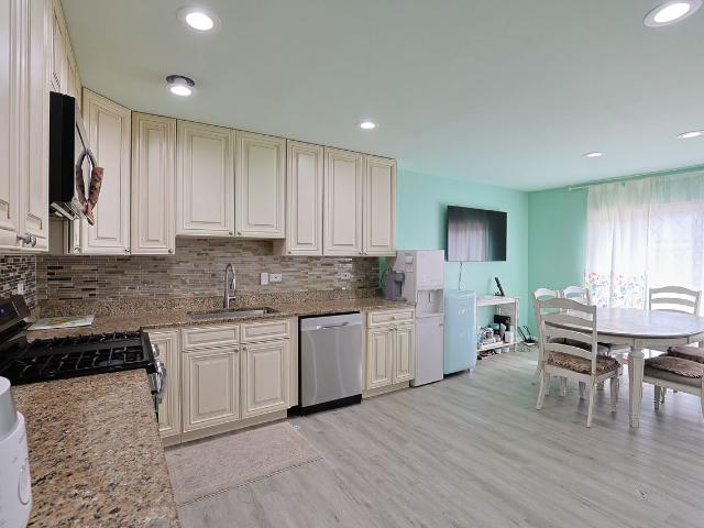 Townhouse for sale in Northbrook, Illinois