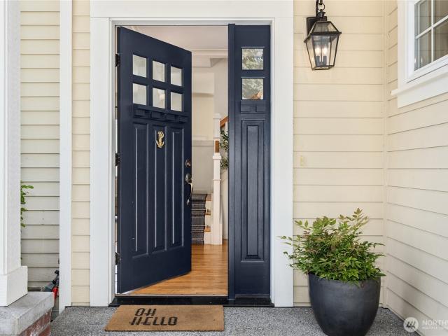House for sale in Bainbridge Island, Washington