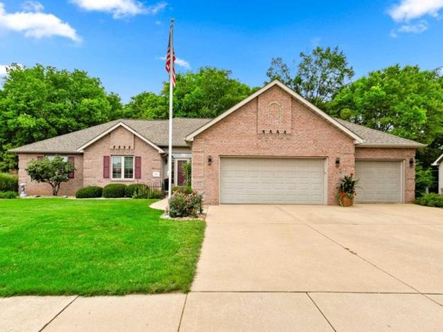 House for sale in Pekin, Illinois