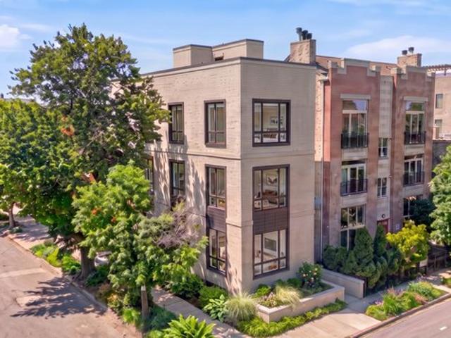 Condo for sale in Chicago Park, Illinois