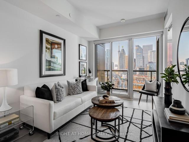 Condo for sale in Toronto, Golden Horseshoe