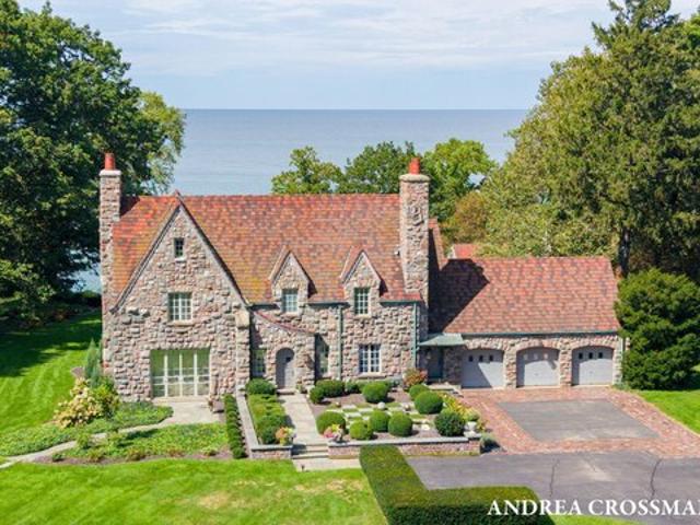 House for sale in Benton Harbor, Berrien County