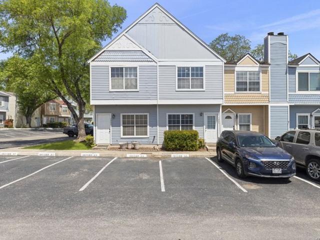 Townhouse for sale in Leesville, Texas