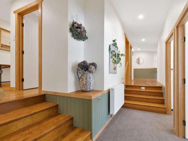 Property for sale in Cust, Canterbury