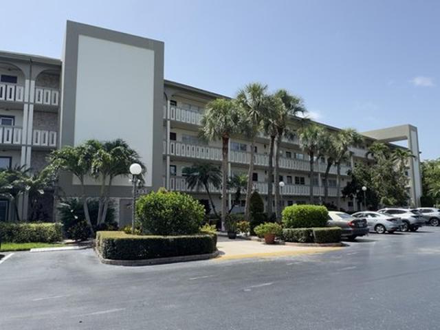 Condo for sale in Coconut Creek, Florida