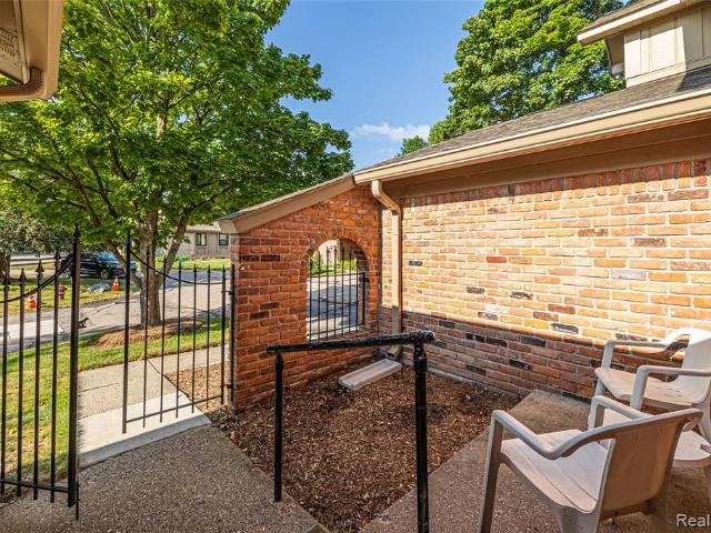 Condo for sale in Rochester Hills, Michigan