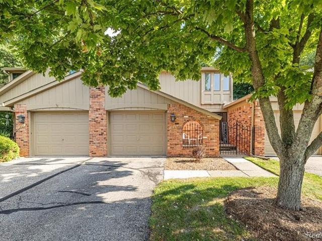 Condo for sale in Rochester Hills, Michigan