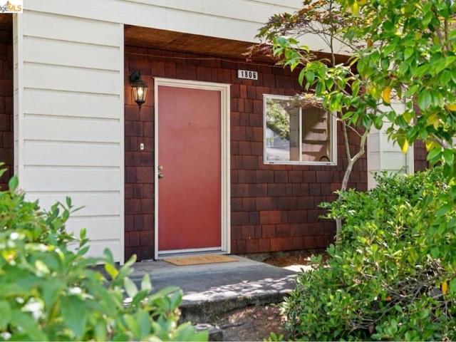 Condo for sale in Berkeley, California