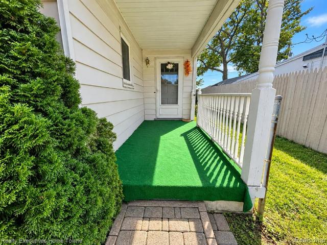 House for sale in Port Huron, Saint Clair County