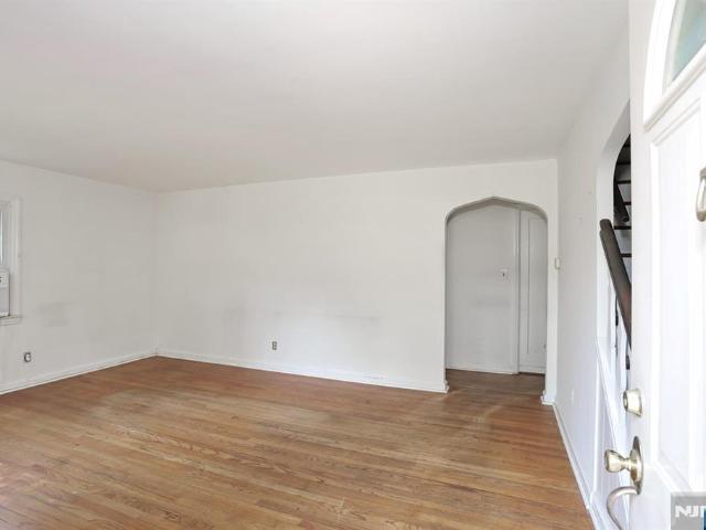 House for sale in Teaneck, New Jersey