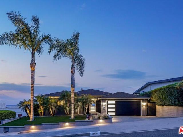 House for sale in Malibu