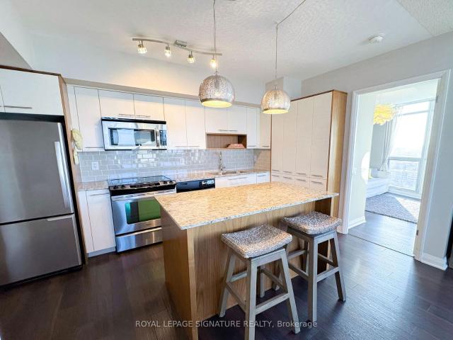 Condo for sale in Toronto, Golden Horseshoe