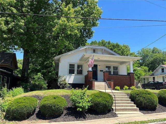 House for sale in Alton, Illinois