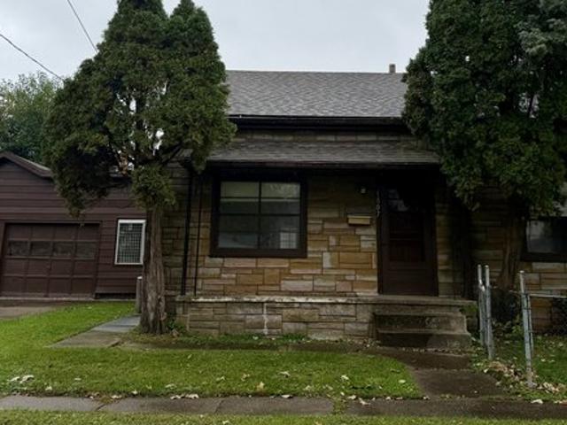 House for sale in Clinton, Clinton County