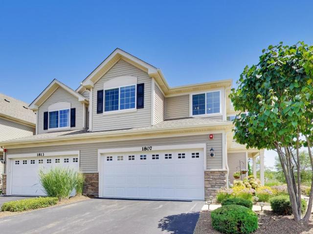 Townhouse for sale in Prairie Commons, Batavia