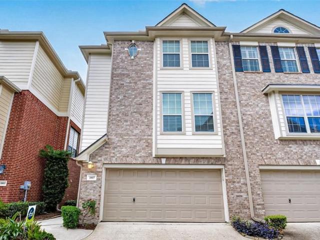 Townhouse for sale in The Enclove at T C Jester, Houston
