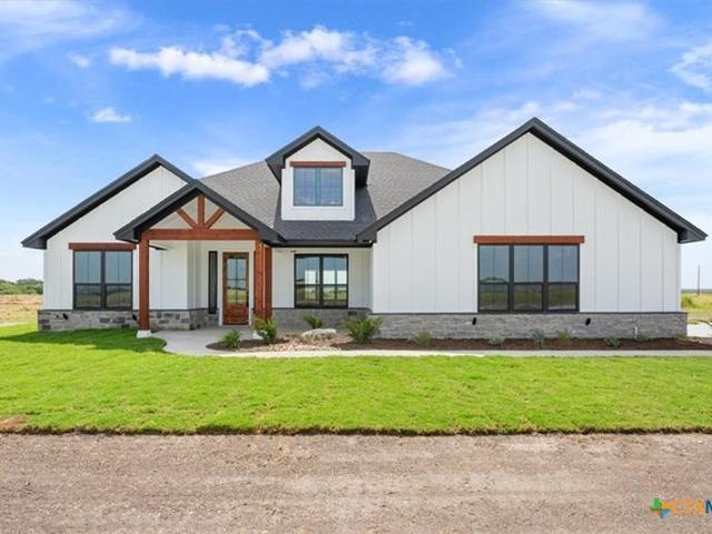 House for sale in Holland, Texas
